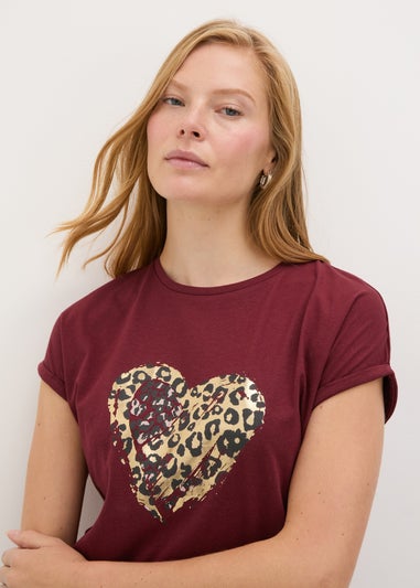 Burgundy Heart Graphic T-Shirt