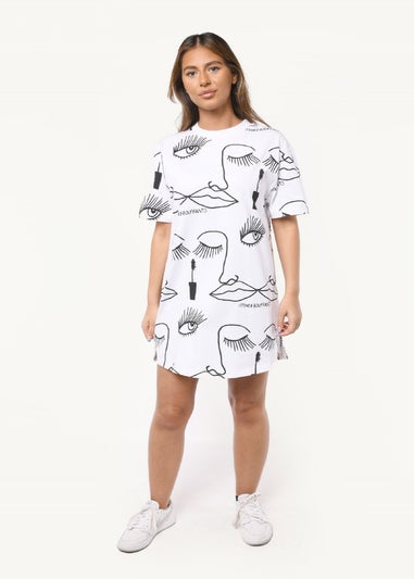 Brand Threads White Bouffants and Broken Hearts T Shirt Dress