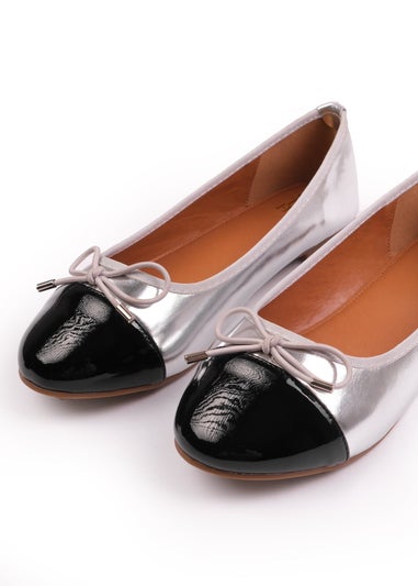 Where's That From Silver Metallic Janice Extra Wide Ballerina Flats