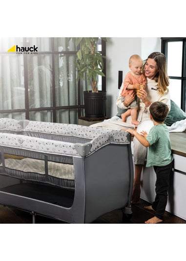 Hauck Stars Sleep N Play Center Travel Cot