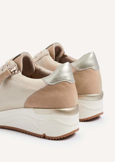 Linzi Luca Nude Wedge Trainer