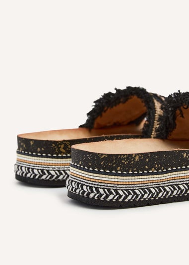 Linzi Janelle Black and Gold Flatform Slip On Sandal