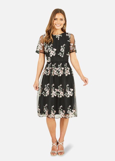 Yumi Black Embroidered Floral Skater Dress