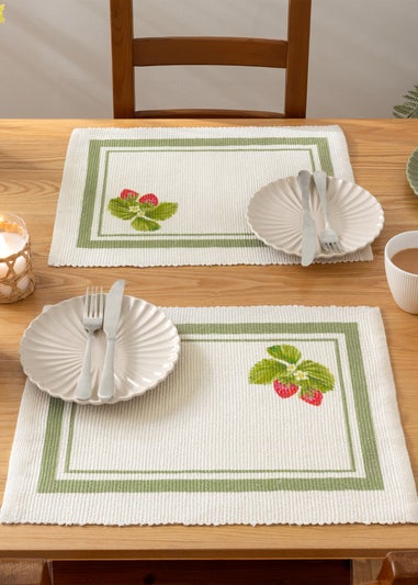 furn. Strawberry Set Of 4 Table Placemats (46 x 36cm)