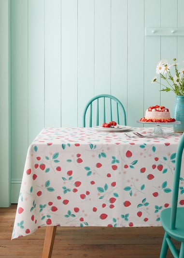 Catherine Lansfield Cream Strawberry Garden Cotton Table Cloth (137x178 cm)