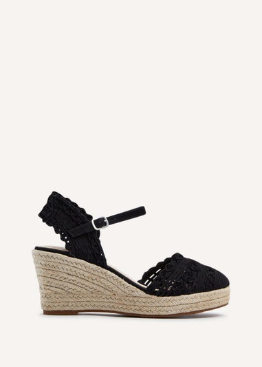 Linzi Riviera Black Woven Closed Toe Espadrille Wedge