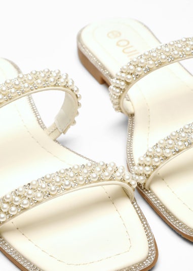 Quiz White Bridal Pearl Flat Sandals