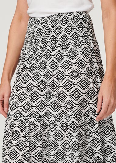 Izabel London White Geo Print High Waist Maxi Skirt