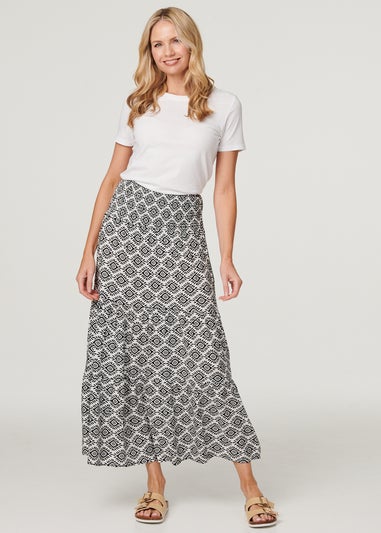 Izabel London White Geo Print High Waist Maxi Skirt