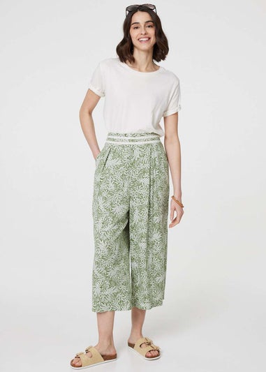 Izabel London Green Leaf Print Pleat-Front Wide Leg Culottes