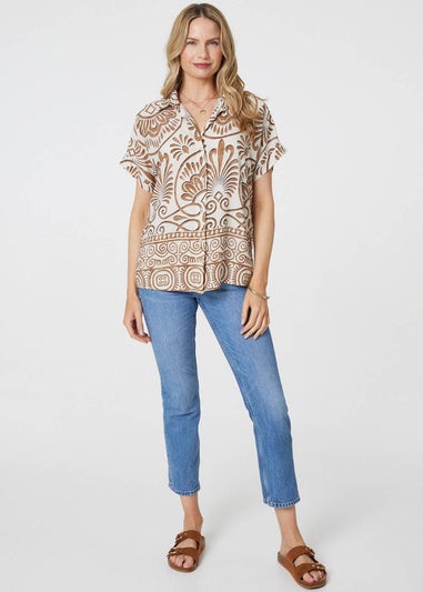 Izabel London Beige Printed Button Down Short Sleeve Shirt