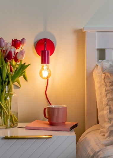 ValueLights Jordy Raspberry Colour Pop Plug In Wall Light (13cm x 14cm x 10cm)