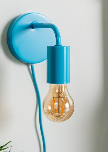 ValueLights Jordy Blue Colour Pop Plug In Wall Light (13cm x 14cm x 10cm)