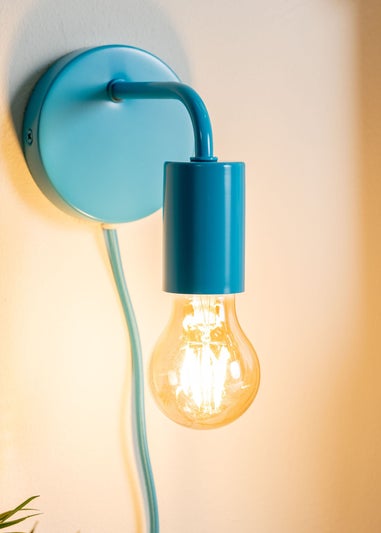 ValueLights Jordy Blue Colour Pop Plug In Wall Light (13cm x 14cm x 10cm)