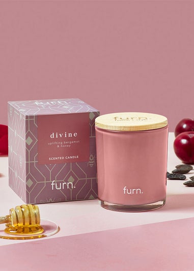 furn. Bee Deco Divine Bergamot, Honey, Plum + Tonka Scented Glass Candle (8.5 x 10 x 8.5cm)