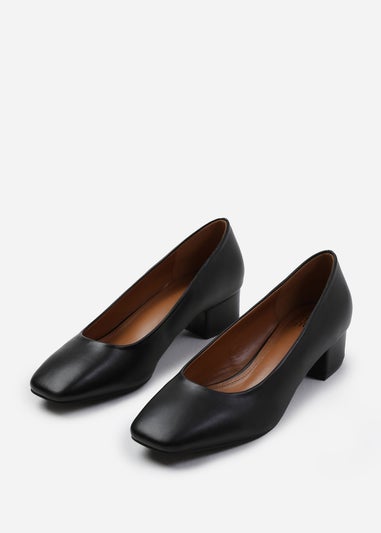 Where's That From Seattle Black Pu Square Toe Block Heels