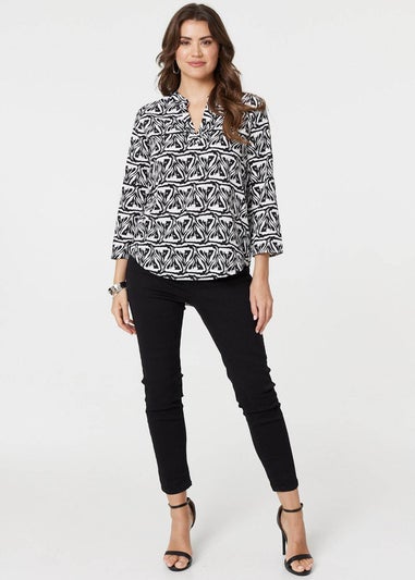 Izabel London Black And White Printed Collarless V-Neck 3/4 Blouse