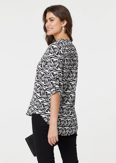 Izabel London Black And White Printed Collarless V-Neck 3/4 Blouse