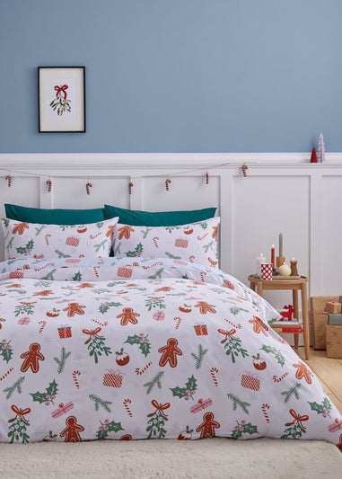 Catherine Lansfield Christmas Gingerbread Soft Microfibre Reversible Duvet Cover Set