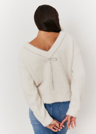 In The Style White Embellished Bow Jumper