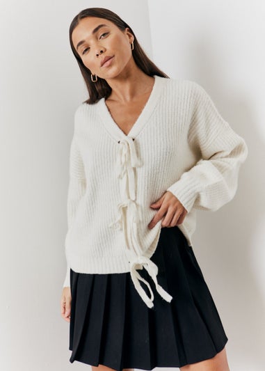 In The Style Hannah Brown Cream Bow Detail Knit Cardigan