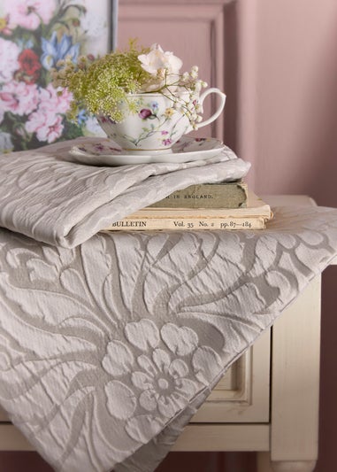 Appletree Heritage Worcester Silver Jacquard Duvet Cover Set