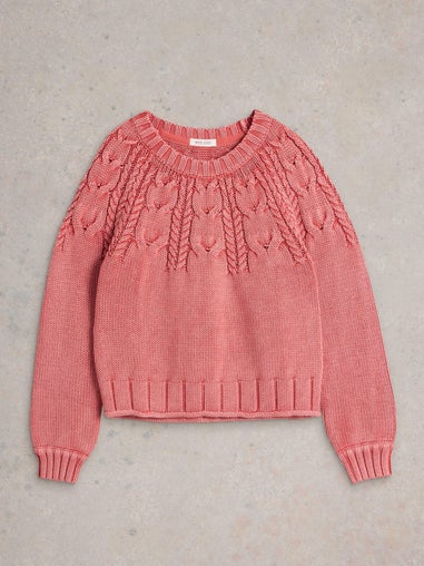 Pullover mit Zopfstrickmuster