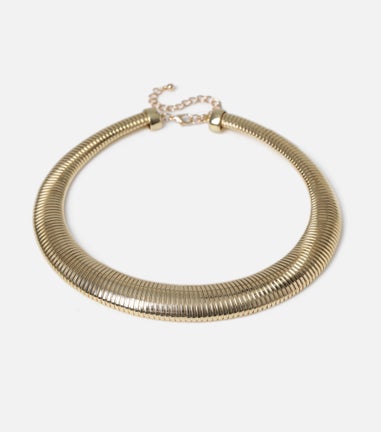 Muse Ridged Collar Necklace In Gold