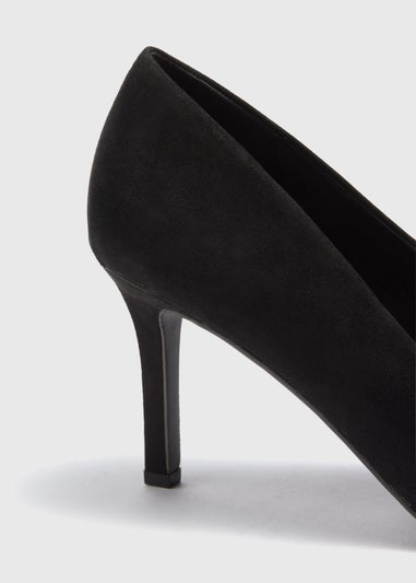 Black Pointed Court Heels