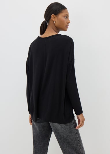 Black Crew Neck Long Sleeved Top