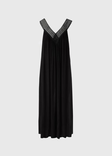 Black Crinkle V-Neck Maxi Dress