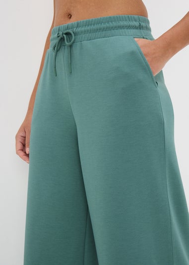 Souluxe Green Wide Leg Cropped Jogging Bottoms