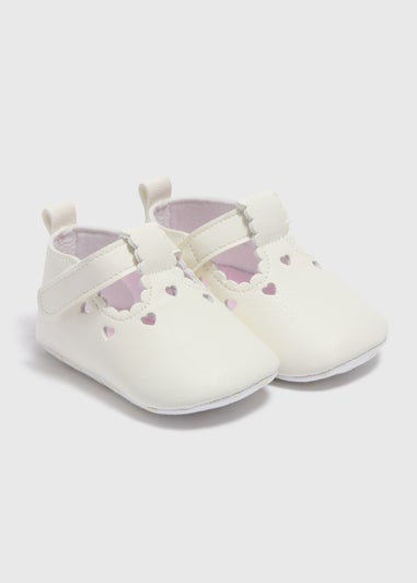 Baby White Scallop T-Bar Soft Sole Shoes (Newborn-18mths)