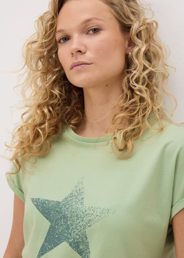 Green Star Graphic T-Shirt