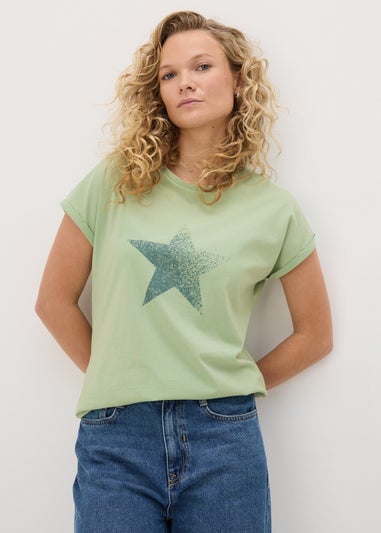 Green Star Graphic T-Shirt