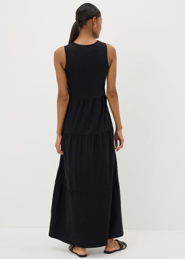 Black Sleeveless Tiered Maxi Dress