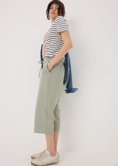 Green Clipper Cropped Trousers