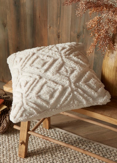 Fusion Snug Romo Natural Pinsonic Fleece Filled Cushion (43cm x 43cm)