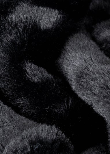 furn. Kallu Double-Sided Faux Fur Throw (150cm x 200cm)