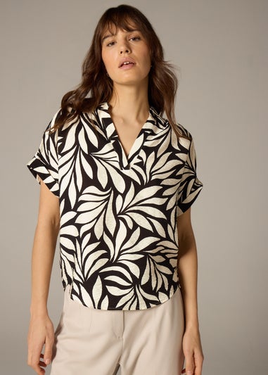 Et Vous Black Mono Palm Airflow Collared V-Neck Blouse