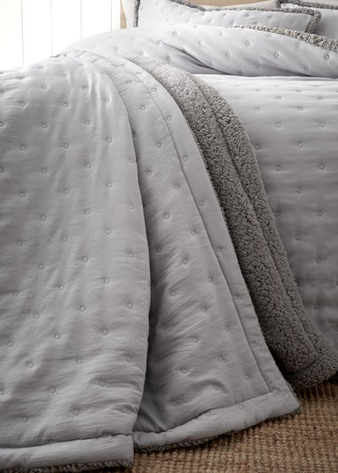 Catherine Lansfield Nori Silver Pinsonic Faux-Shearling Bedspread (220x230cm)