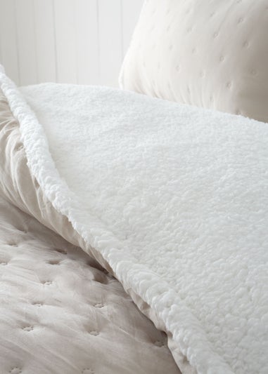 Catherine Lansfield Nori Cream Pinsonic Faux-Shearling Duvet Cover Set