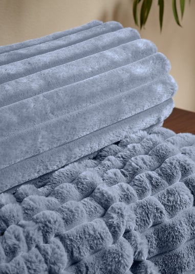 Catherine Lansfield Cosy Ribbed Faux Fur Soft Blanket Throw (130x170 cm)