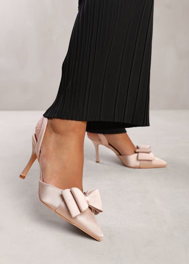 Where's That From Spain Wide Fit Cream Pointed Toe Heels