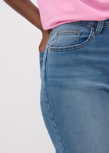 Lightwash Relaxed Skinny Jeans