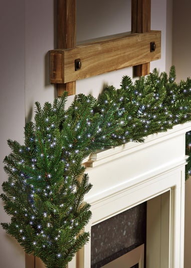 Premier Decorations 240 White LED Treebrights