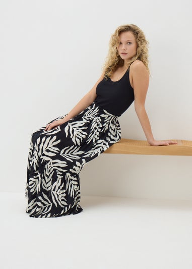 Black Monochrome Leaf Cheesecloth Maxi Skirt