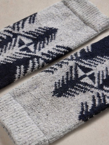 Socken mit Waldmotiv