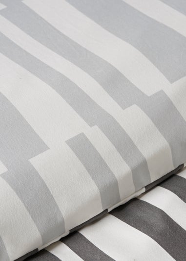 Grey Linear Geometric Duvet Set