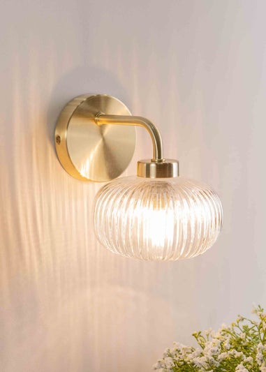 ValueLights Amaia Brushed Gold Wall Light with Clear Globe Shade